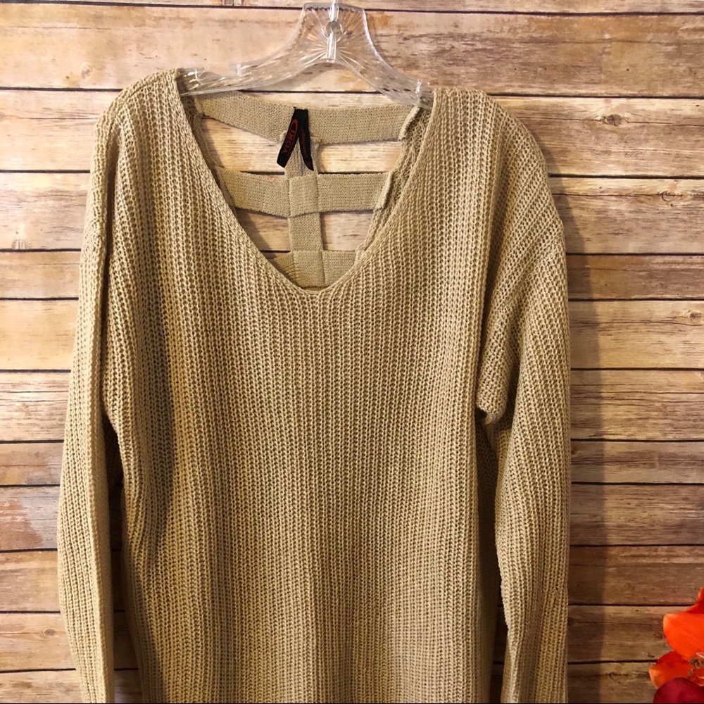 ❌🚫SOLD❌🚫Cream-Tan Colored Light Weight Sweater - Picture 8 of 8